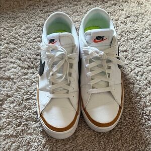 Nike Men's White Sneakers with Brown Trim